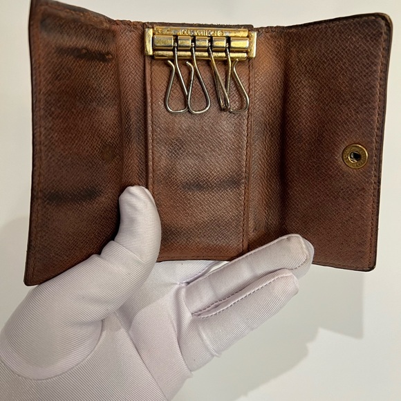 AUTHENTIC LOUIS VUITTON MONOGRAM 4 RING KEY HOLDER WALLET - Picture 5 of 6
